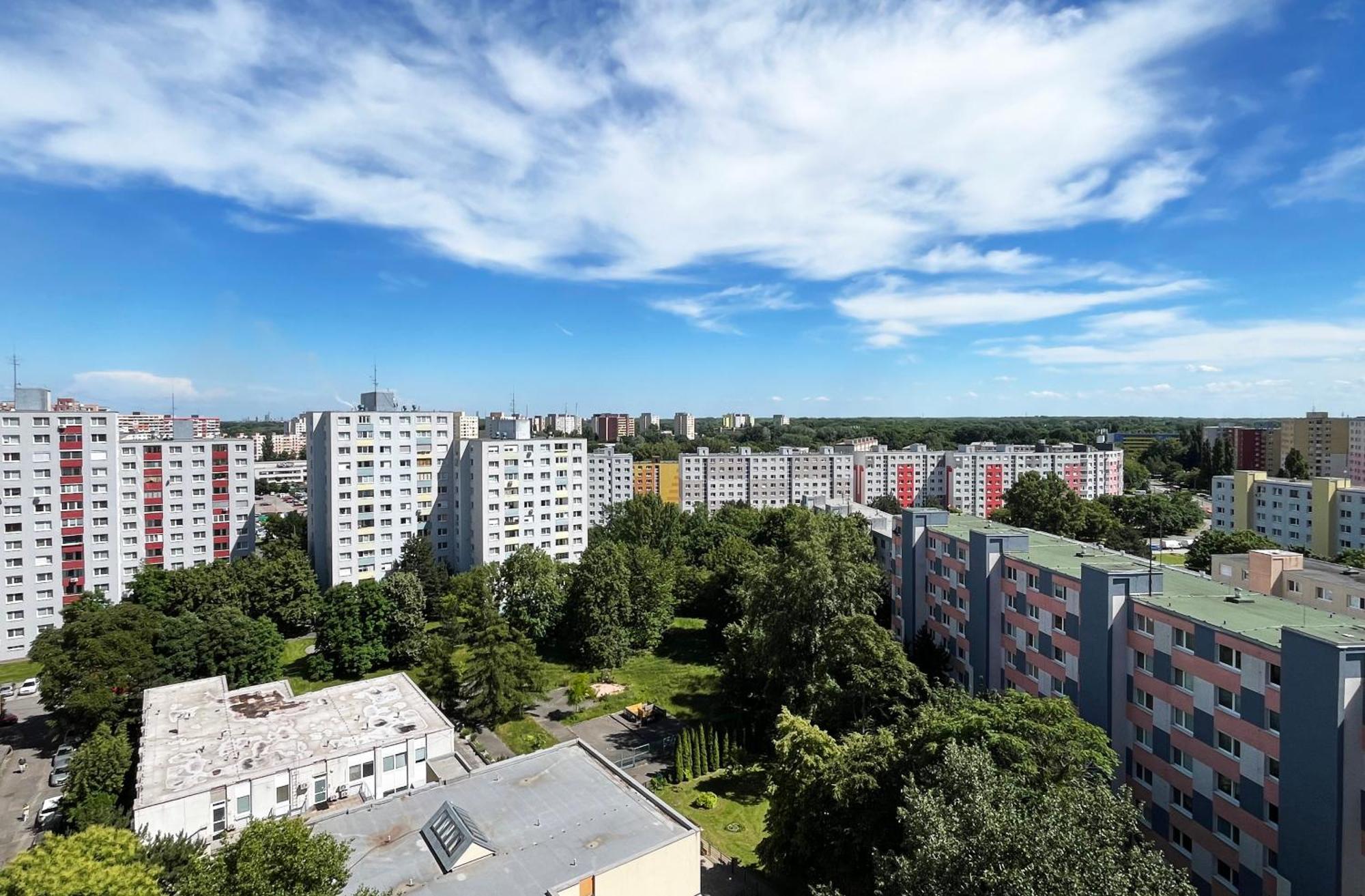 Air-Conditioned Studio, Close To City Centre & Tram Stop Bratislava Exterior photo