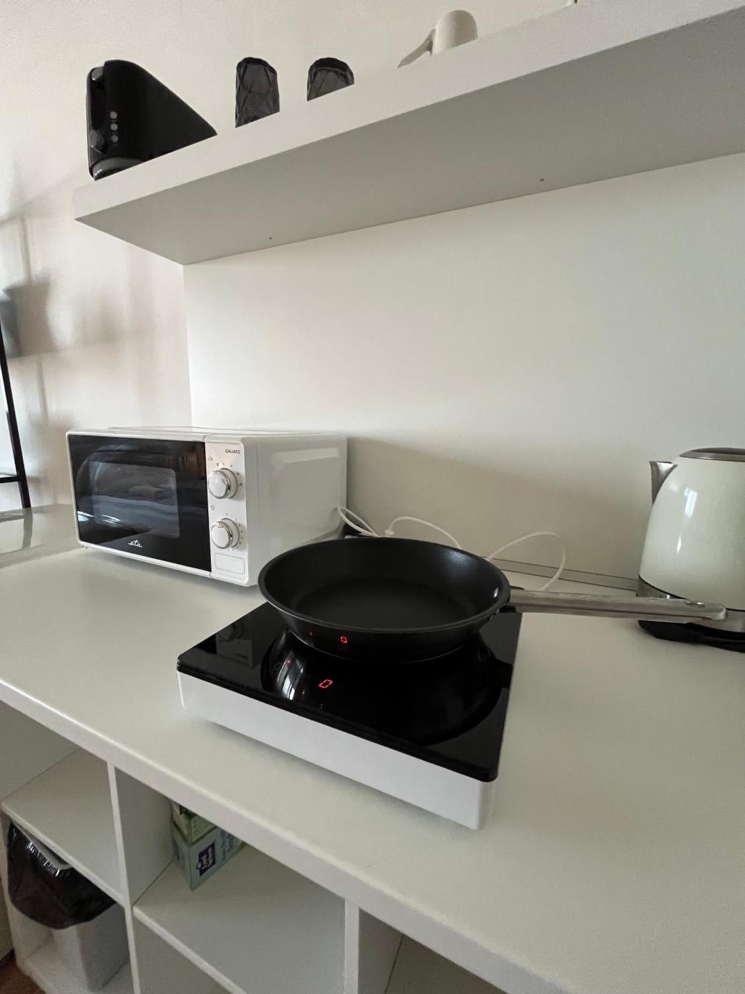 Air-Conditioned Studio, Close To City Centre & Tram Stop Bratislava Exterior photo